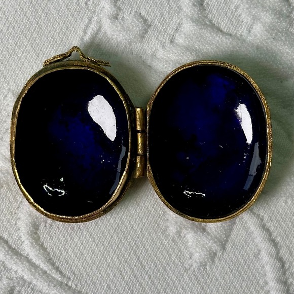 Vintage 60s Cloisonne Enamel Pill Box Locket Trinket Box Floral Hinged Gold Tone - Picture 3 of 7